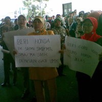 Tuntut Dipercepat jadi PNS, Ratusan Guru Honorer Datangi DPRD Kota Bandung